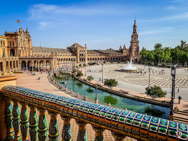 Read our article on Sevilla's Plaza de España.