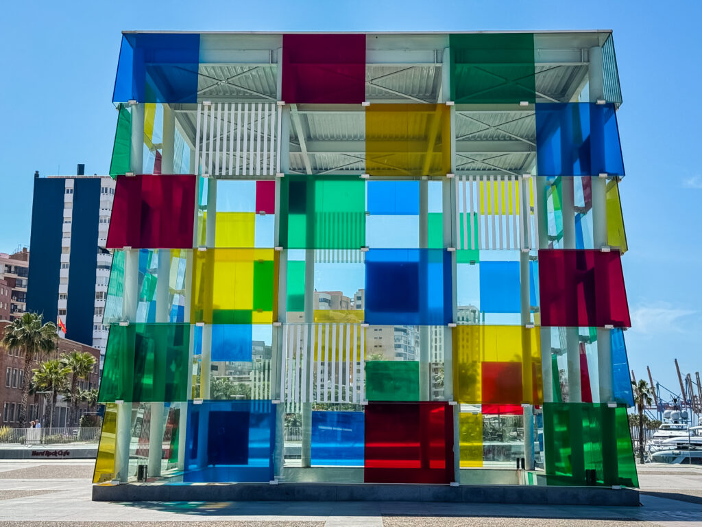 Entdecken Sie die unglaubliche Sammlung des Centre Pompidou in Malaga
