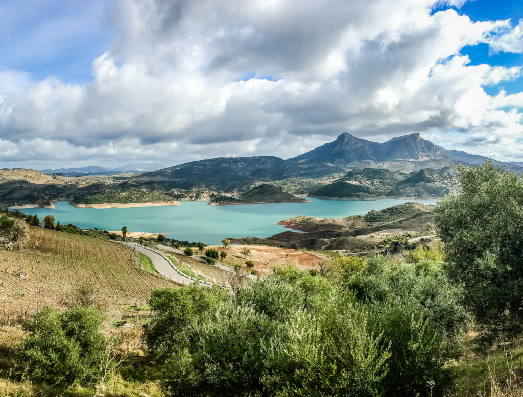 Visite a aldeia de Zahara de la Sierra